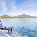 Waterfront Oasis-1 By Interhome 말리 스톤